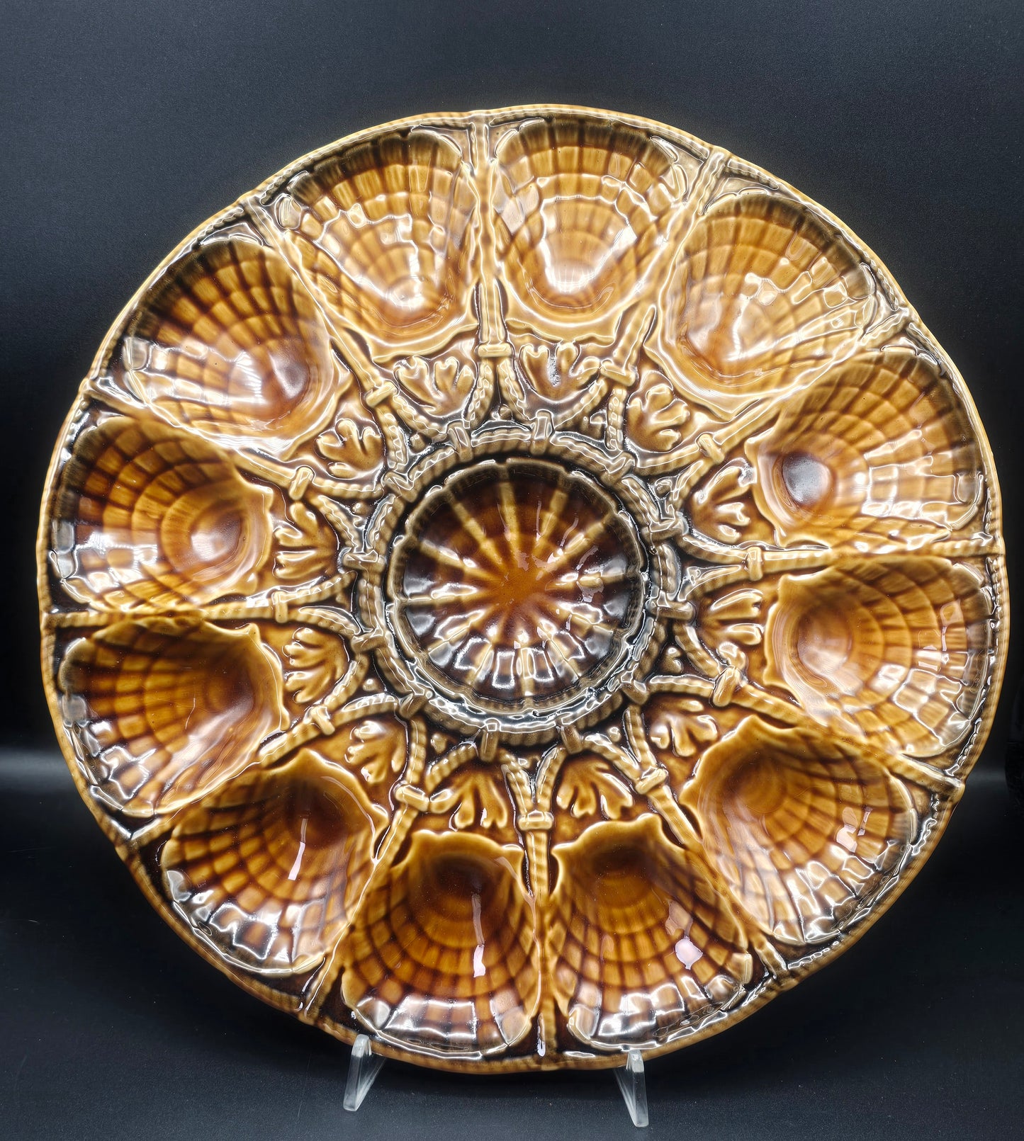 Sarreguemines Oyster Platter – French Majolica Faïence with Hand-Painted Glaze