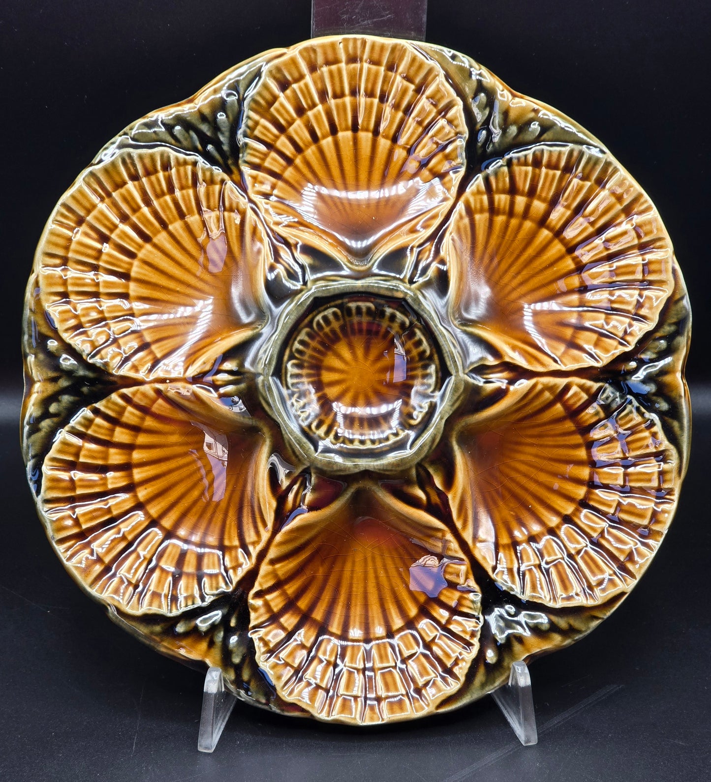 Sarreguemines Oyster Plate – French Majolica Faïence with Hand-Painted Glaze