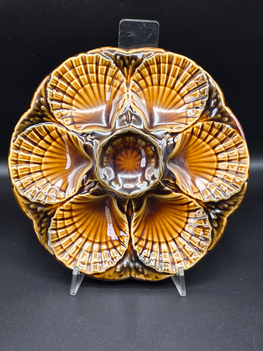 Sarreguemines Oyster Plate – French Majolica Faïence with Hand-Painted Glaze