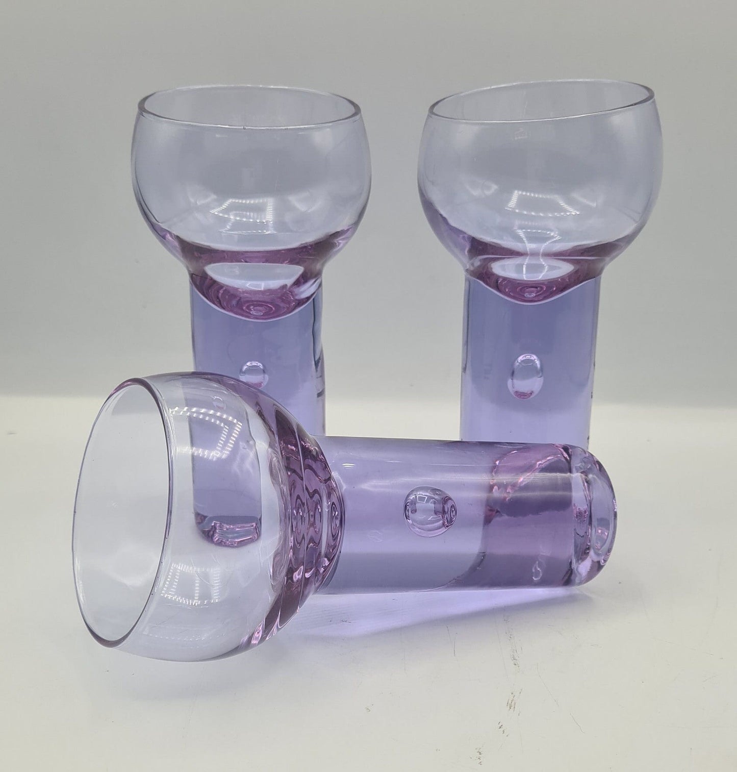 Sergio Asti for Arnolfo di Cambio -Neodymium Color-Changing Crystal Wine Glasses – Set of 6, Mid-Century Italian Modern